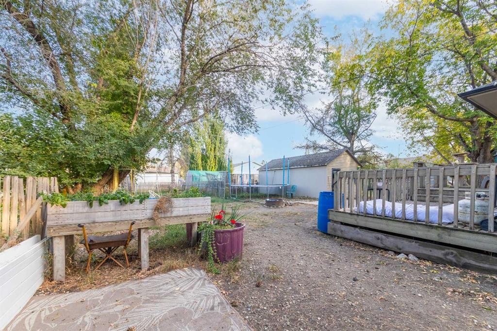 117 2 Street West, Lashburn, SK - Outdoor