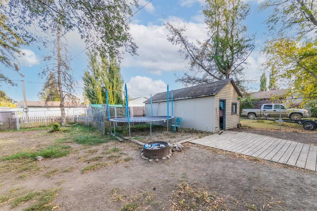 117 2 Street West, Lashburn, SK - Outdoor