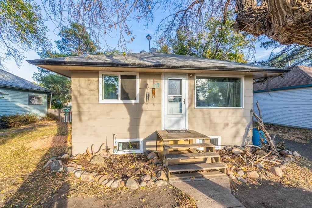117 2 Street West, Lashburn, SK - Outdoor