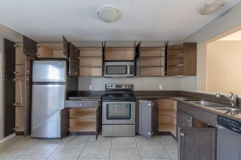 39-1809 47 Ave, Lloydminster, SK - Indoor Photo Showing Kitchen With Double Sink