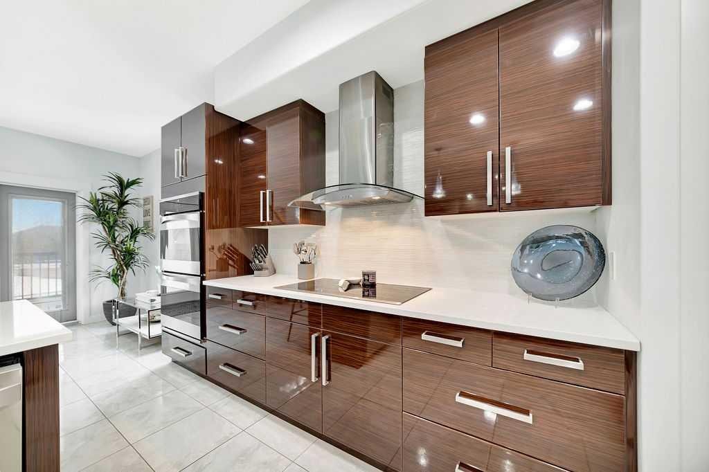 1703 56 Avenue, Lloydminster, AB - Indoor Photo Showing Kitchen