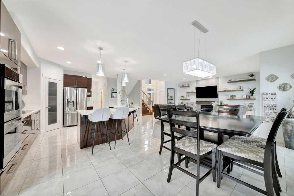 1703 56 Avenue, Lloydminster, AB - Indoor Photo Showing Dining Room
