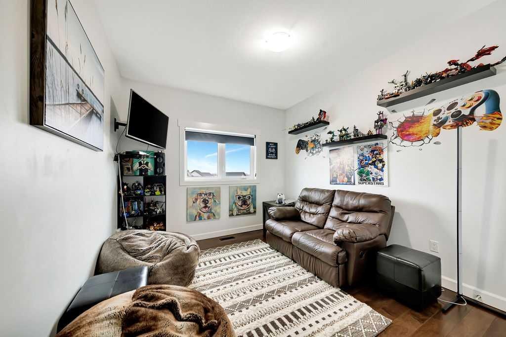 1703 56 Avenue, Lloydminster, AB - Indoor Photo Showing Living Room