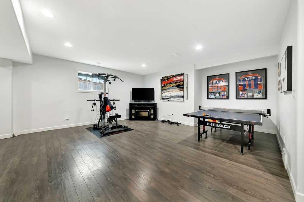 1703 56 Avenue, Lloydminster, AB - Indoor Photo Showing Gym Room