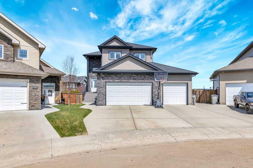 1703 56 Avenue, Lloydminster, AB - Outdoor
