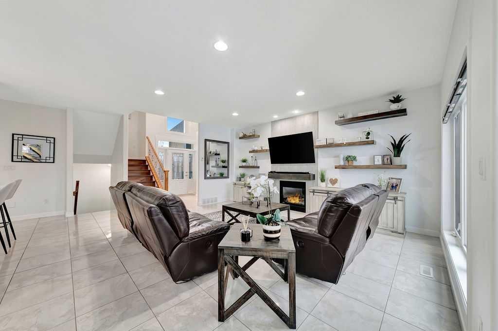 1703 56 Avenue, Lloydminster, AB - Indoor Photo Showing Living Room With Fireplace