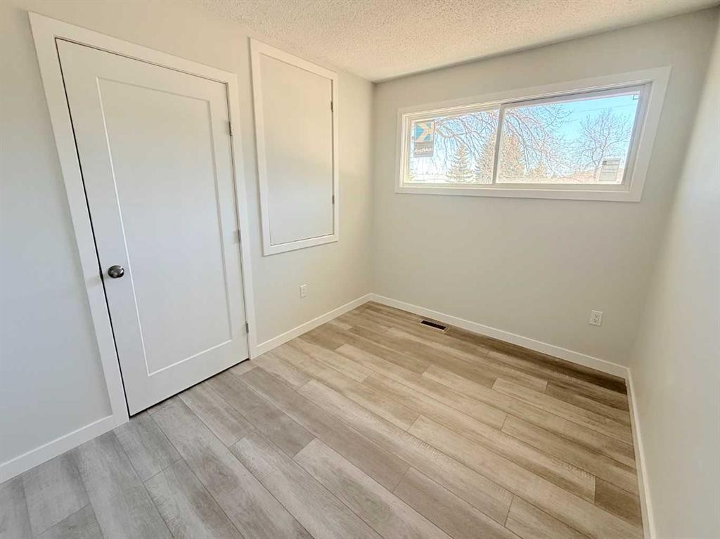 318 5 Avenue, Wainwright, AB - Indoor Photo Showing Other Room