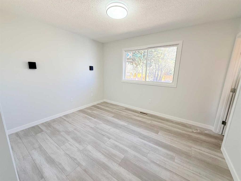 318 5 Avenue, Wainwright, AB - Indoor Photo Showing Other Room