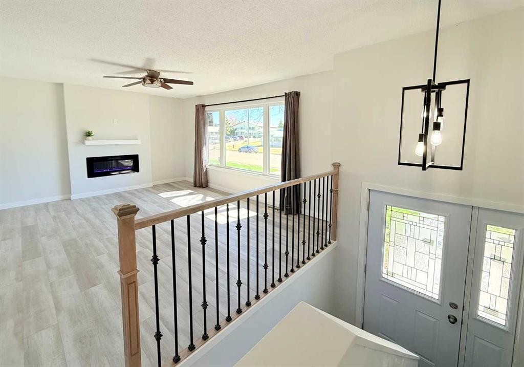 318 5 Avenue, Wainwright, AB - Indoor Photo Showing Other Room