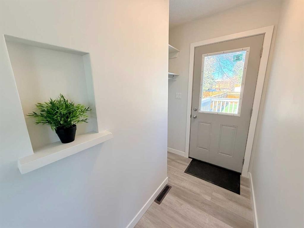 318 5 Avenue, Wainwright, AB - Indoor Photo Showing Other Room