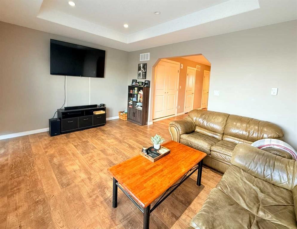 2820 12 Avenue, Wainwright, AB - Indoor Photo Showing Living Room