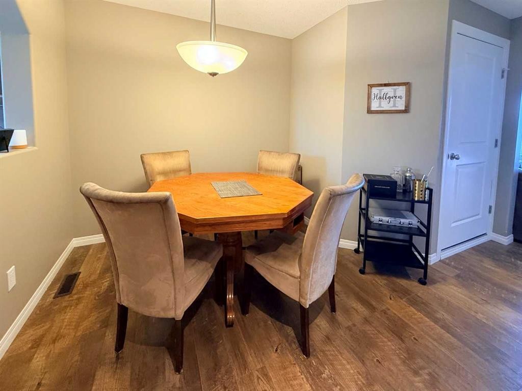 2820 12 Avenue, Wainwright, AB - Indoor Photo Showing Dining Room