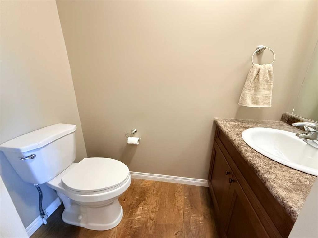 2820 12 Avenue, Wainwright, AB - Indoor Photo Showing Bathroom