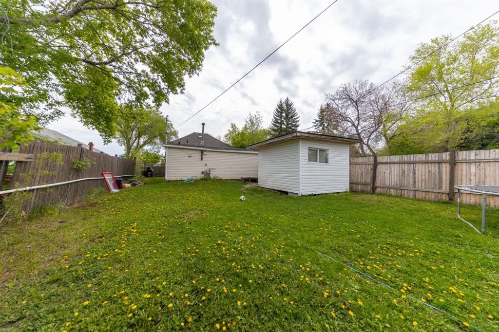 5620 49 Avenue, Lloydminster, SK - Outdoor