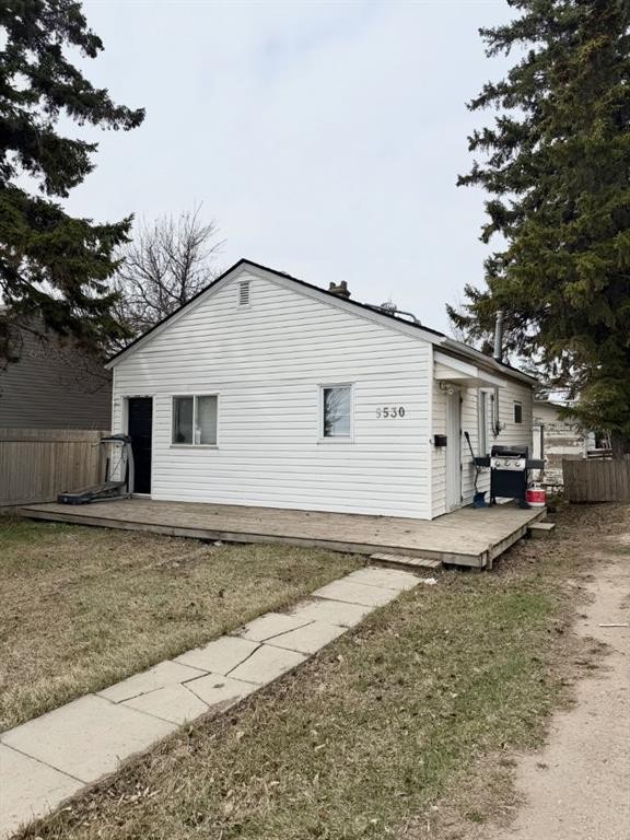 5530 49 Street, Lloydminster, SK - Outdoor