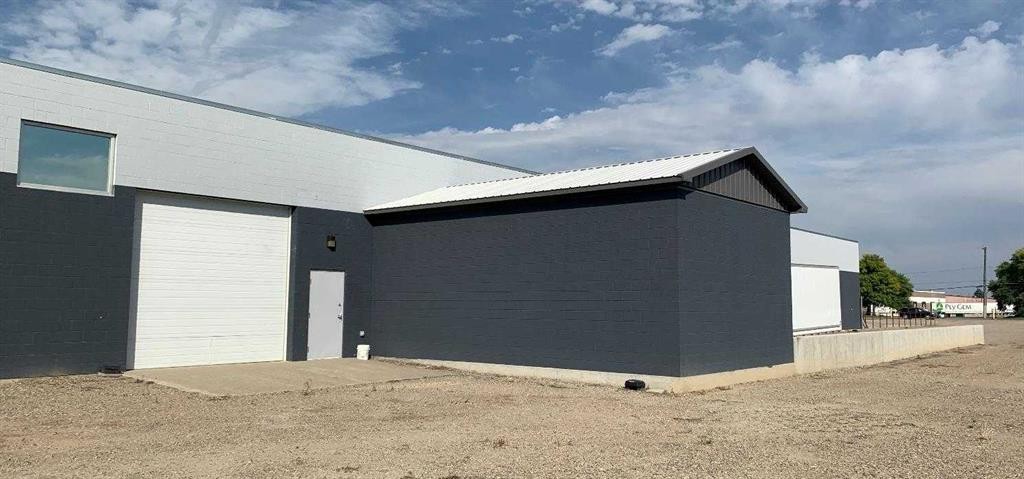 2930 9 Avenue North, Lethbridge, AB