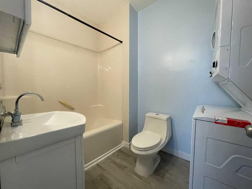 5009 54A Street, Lloydminster, AB - Indoor