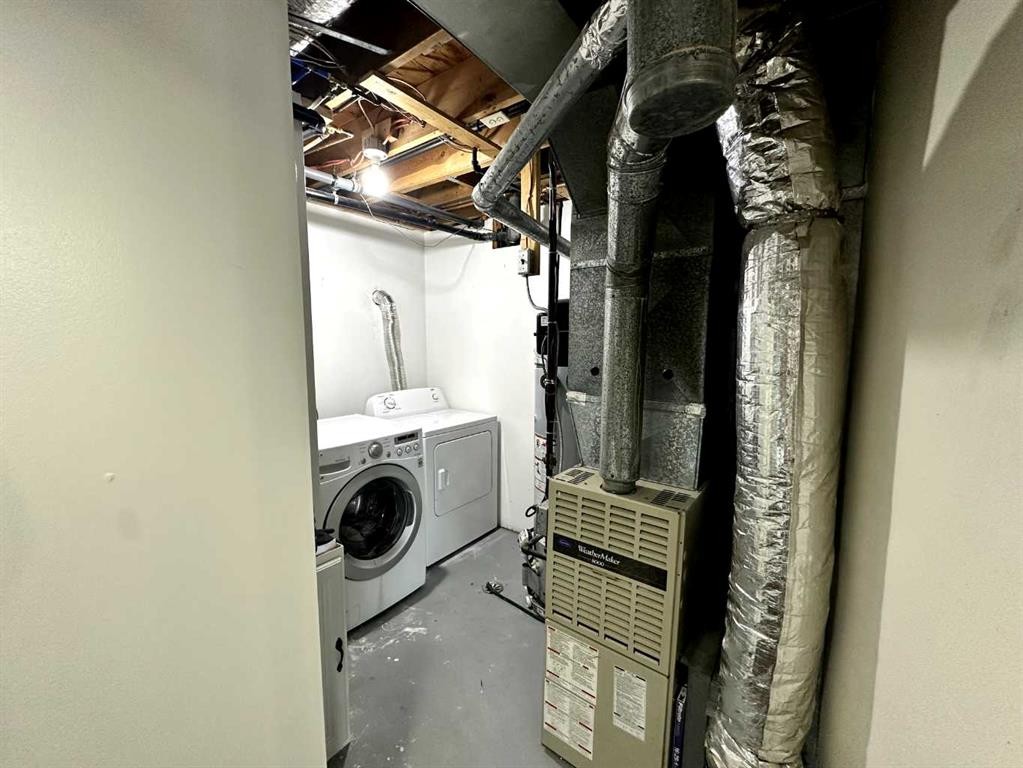 1634 5A Street, Wainwright, AB - Indoor Photo Showing Laundry Room