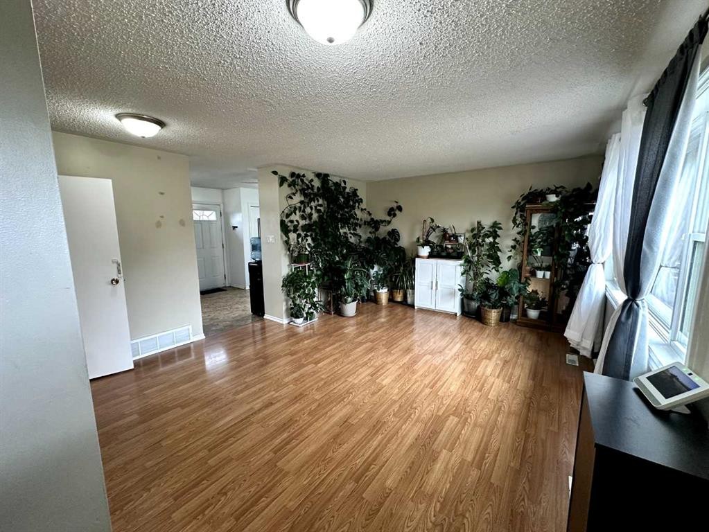 1634 5A Street, Wainwright, AB - Indoor Photo Showing Other Room