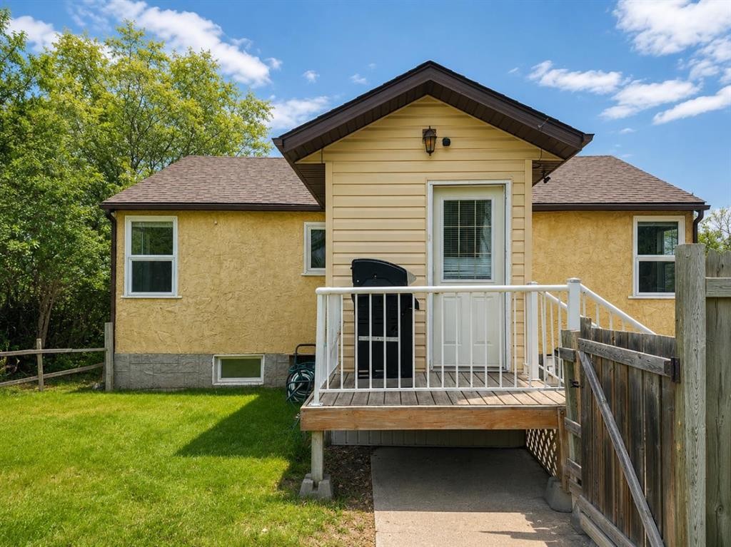 614 6 Avenue, Wainwright, AB - Outdoor With Deck Patio Veranda With Exterior