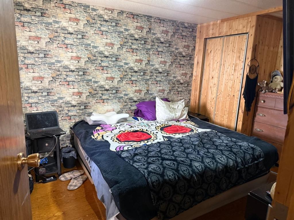 5202 56B Street, Lloydminster, AB - Indoor Photo Showing Bedroom