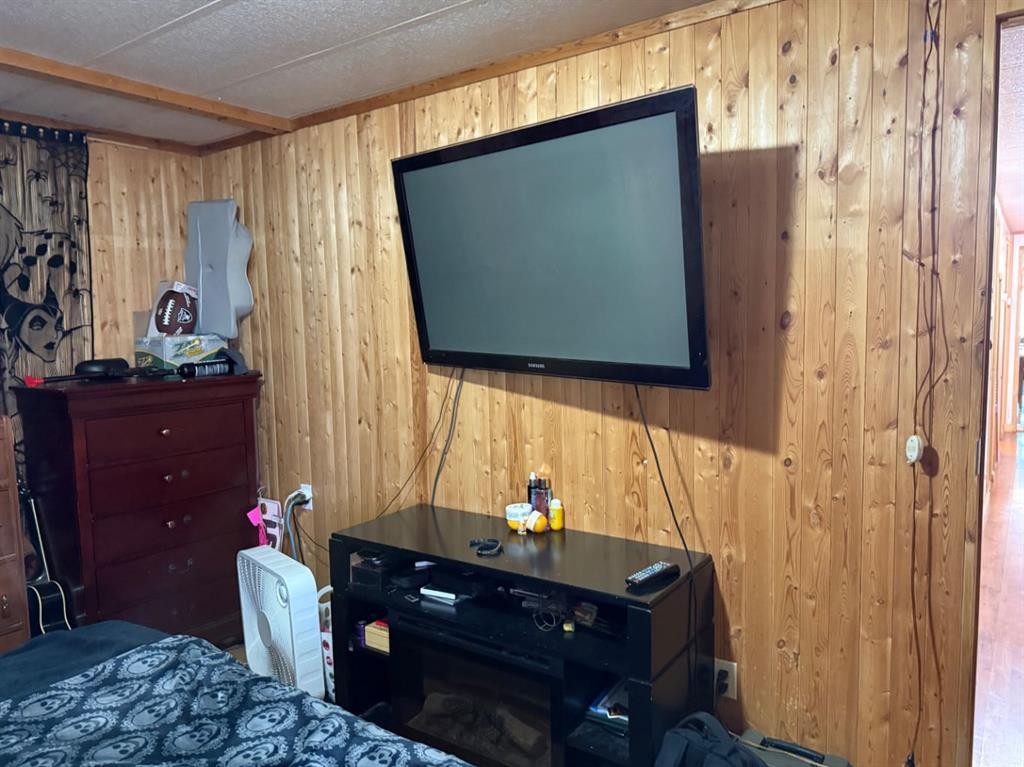 5202 56B Street, Lloydminster, AB - Indoor