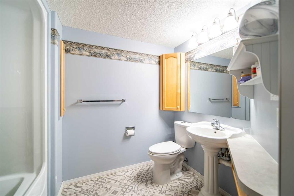 201-848 4 Avenue, Wainwright, AB