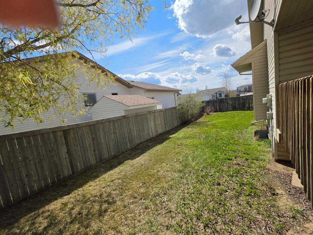 4105 67Th Avenue, Lloydminster, AB - Outdoor