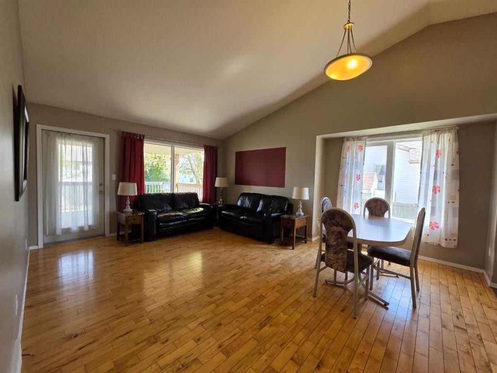 4105 67Th Avenue, Lloydminster, AB - Indoor Photo Showing Dining Room