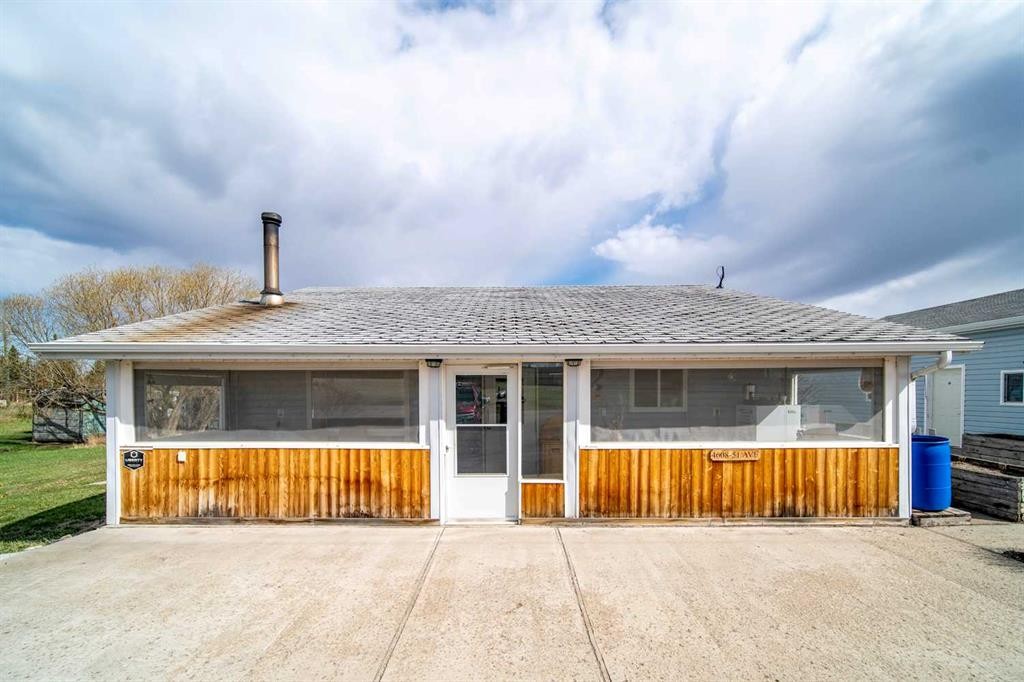 4608 51 Avenue, Czar, AB - Outdoor