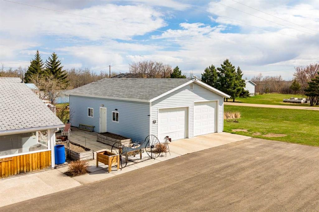 4608 51 Avenue, Czar, AB - Outdoor