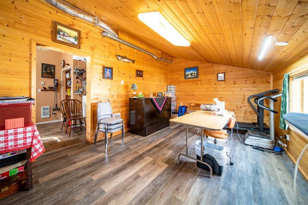 4608 51 Avenue, Czar, AB - Indoor Photo Showing Other Room
