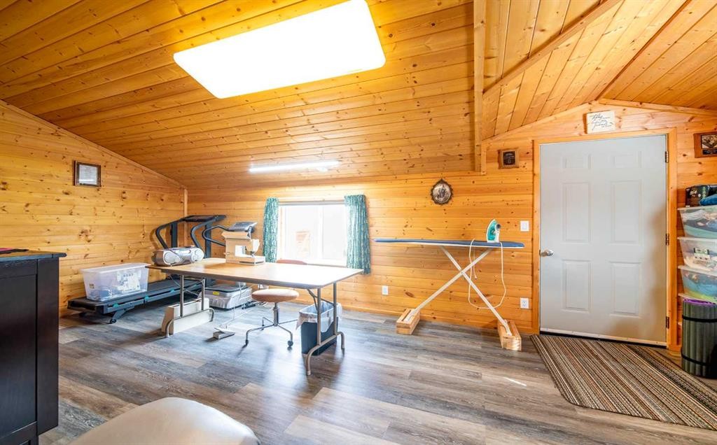 4608 51 Avenue, Czar, AB - Indoor