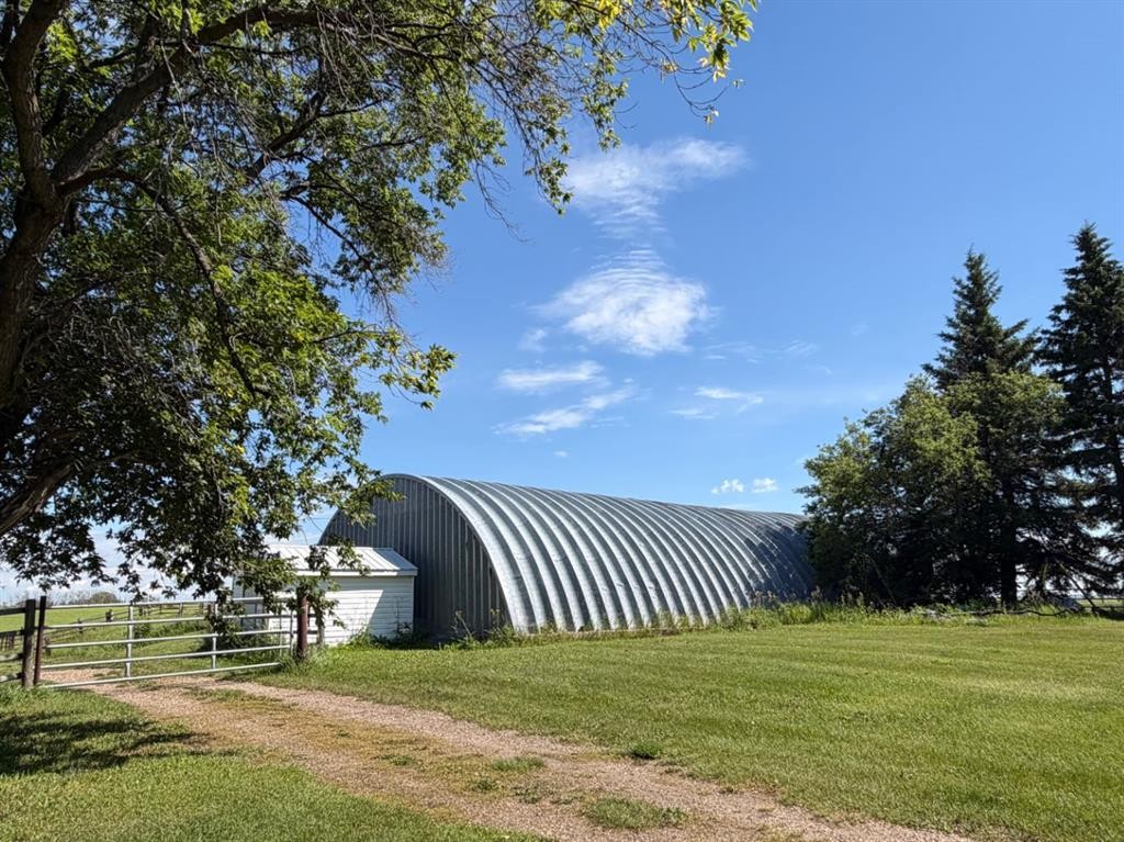 49425 Hwy 870, Innisfree, AB - Outdoor