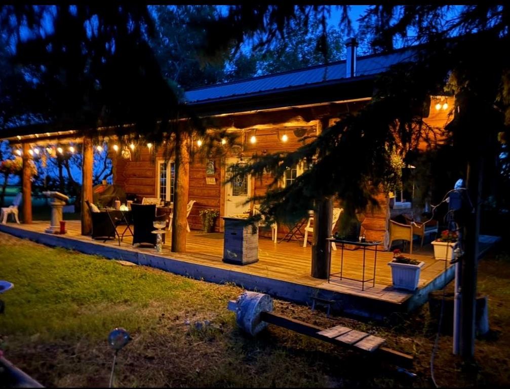 49425 Hwy 870, Innisfree, AB - Outdoor