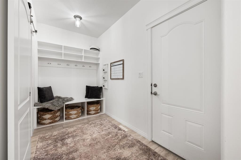 6210 20 Street Close, Lloydminster, AB