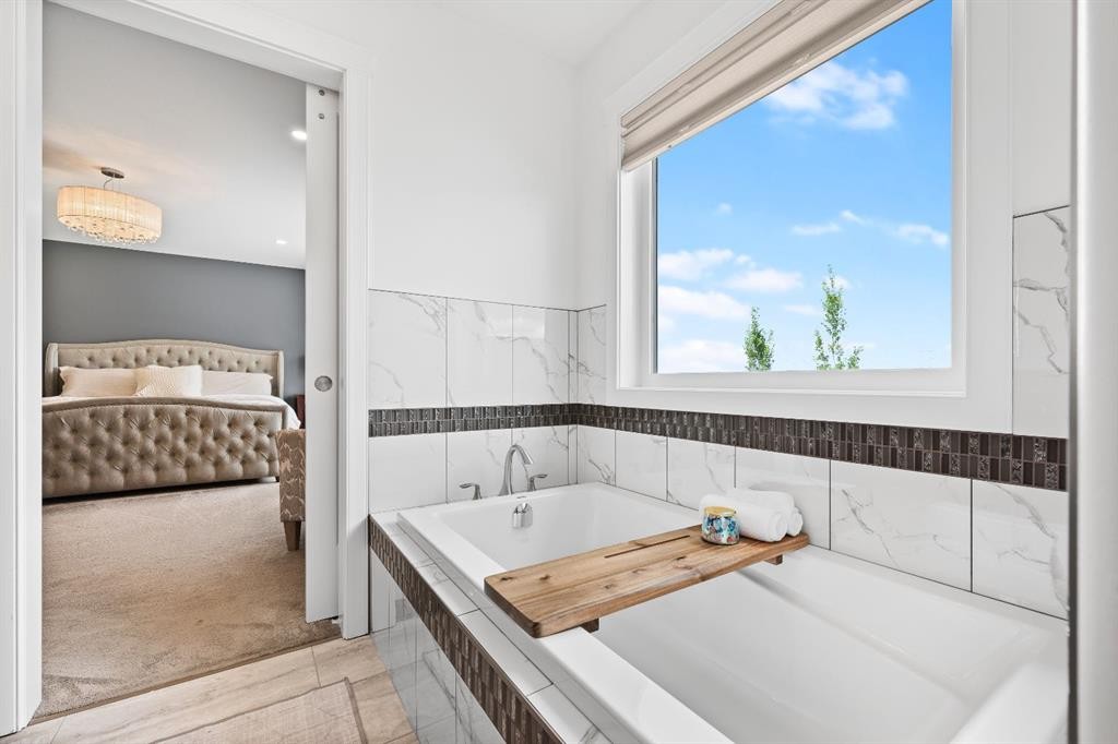 6210 20 Street Close, Lloydminster, AB