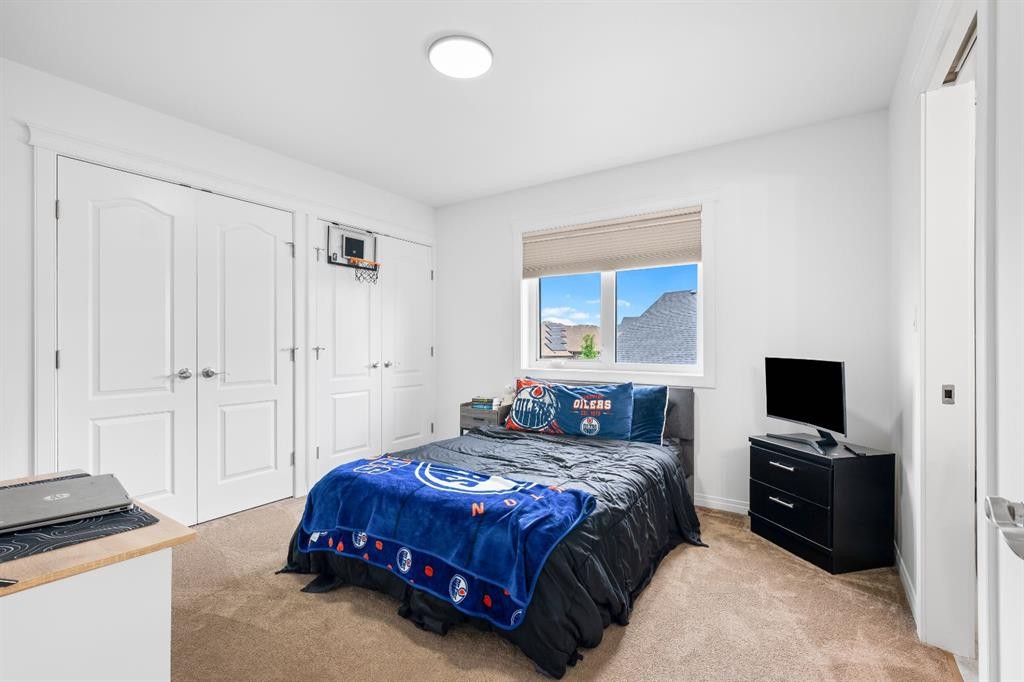 6210 20 Street Close, Lloydminster, AB