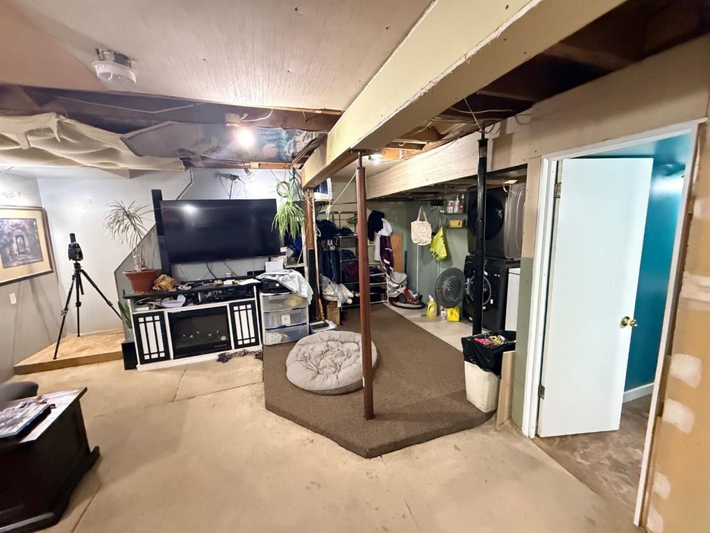 5115 56A Street, Lloydminster, AB - Indoor Photo Showing Basement