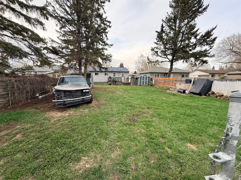 5115 56A Street, Lloydminster, AB - Outdoor