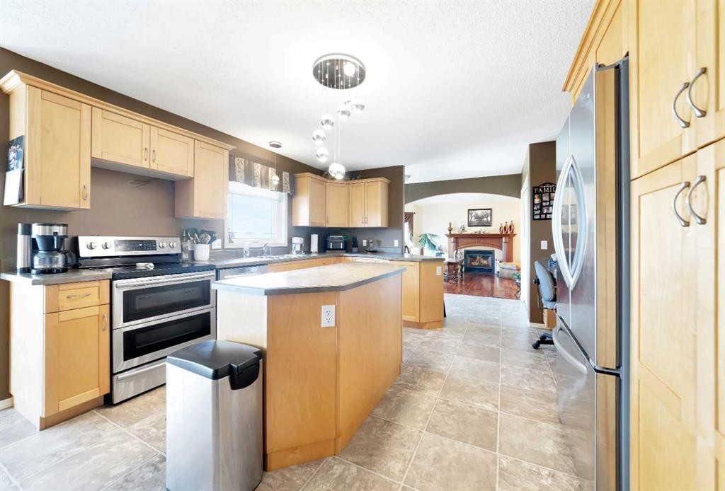 317 6 Avenue, Paradise Hill, SK - Indoor Photo Showing Kitchen