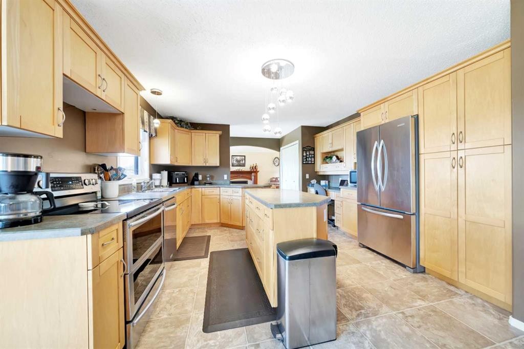 317 6 Avenue, Paradise Hill, SK - Indoor Photo Showing Kitchen With Stainless Steel Kitchen