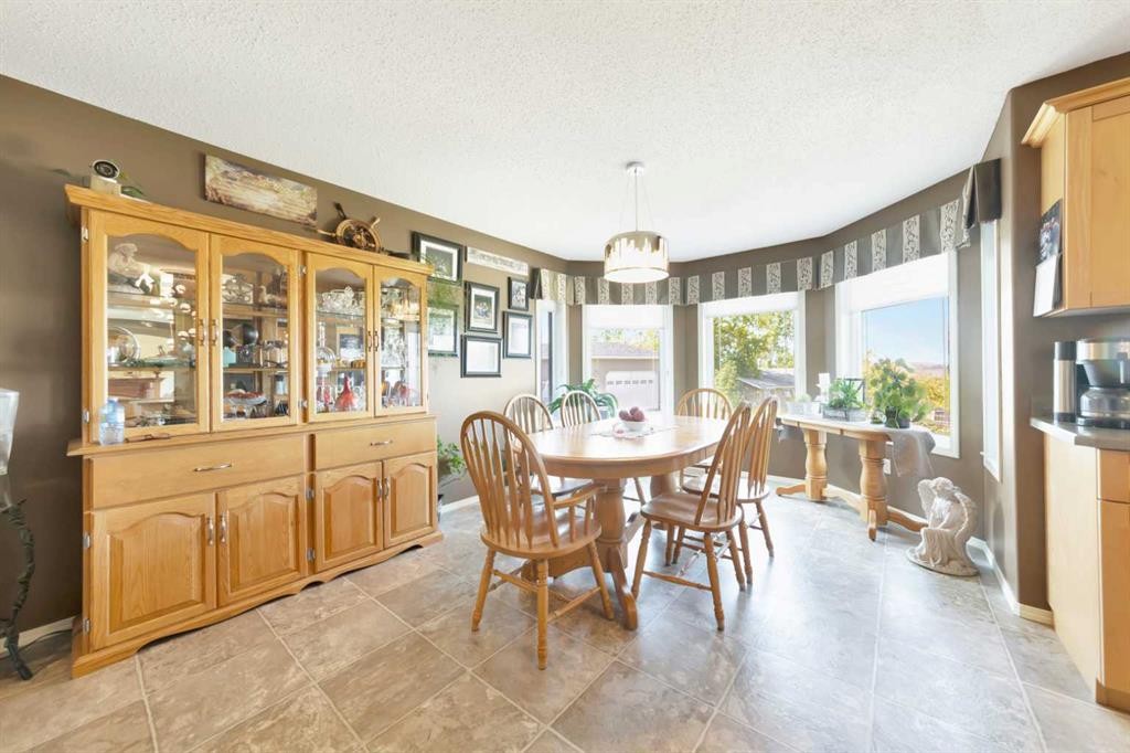 317 6 Avenue, Paradise Hill, SK - Indoor Photo Showing Dining Room