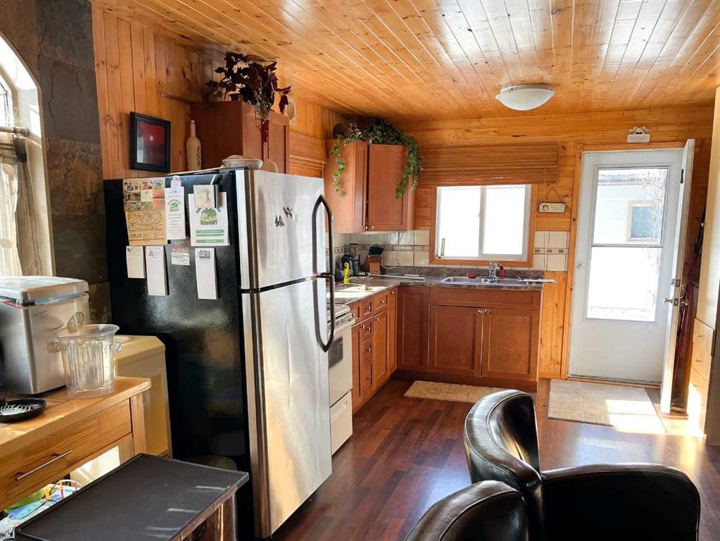 13 Kivimaa Drive, Turtle Lake, SK - Indoor Photo Showing Kitchen With Double Sink