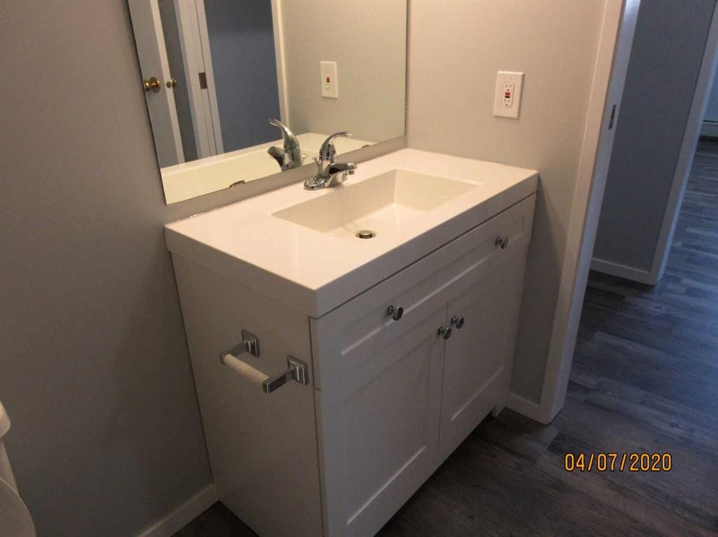 206-3007 57A Avenue, Lloydminster, AB