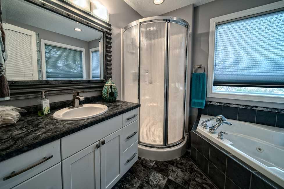 451066 Rge Rd 73, Rural Wainwright No. 61, M.D. Of, AB - Indoor Photo Showing Bathroom