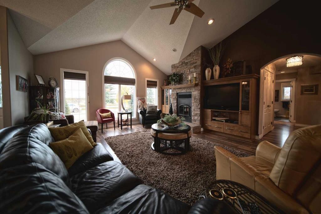 451066 Rge Rd 73, Rural Wainwright No. 61, M.D. Of, AB - Indoor Photo Showing Living Room With Fireplace