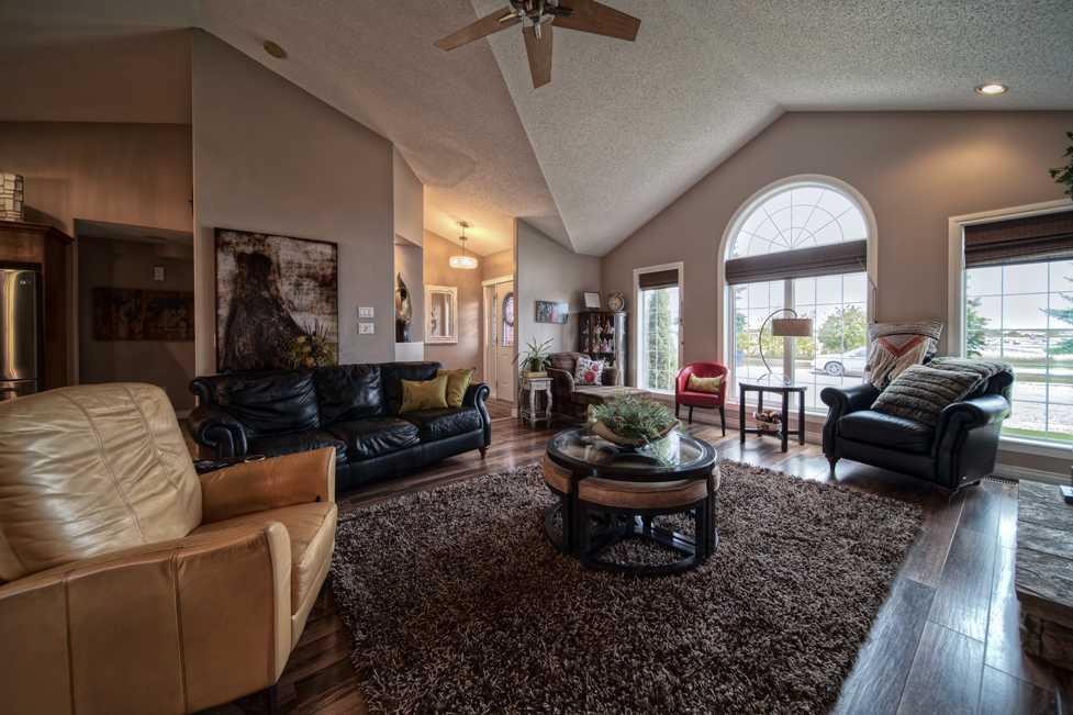 451066 Rge Rd 73, Rural Wainwright No. 61, M.D. Of, AB - Indoor Photo Showing Living Room