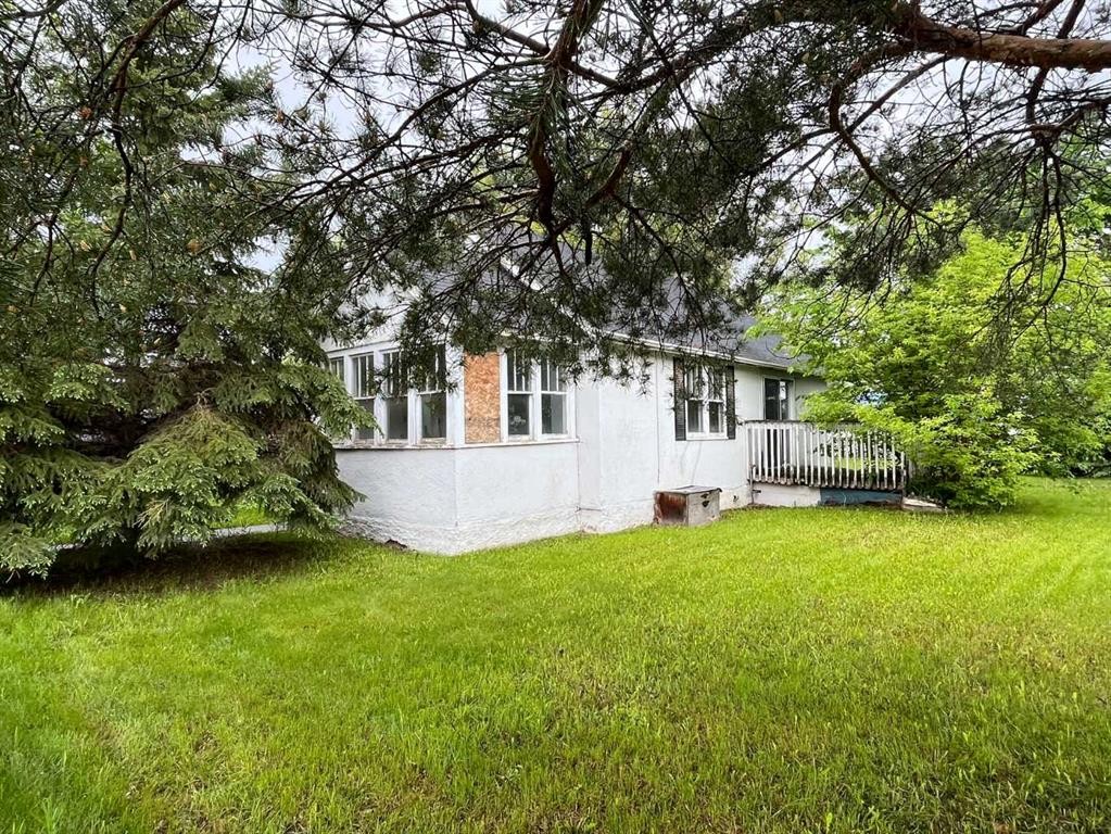 5402 50 Street, Lloydminster, AB