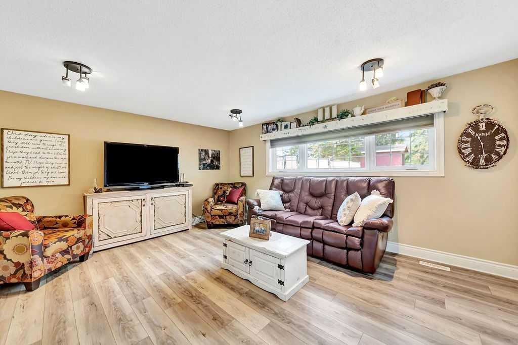 4501 53 Street, Dewberry, AB